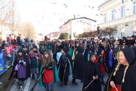 PUSTNI KARNEVAL PUSTOLETJE 87 FOTO LJUBO VUKELIČ